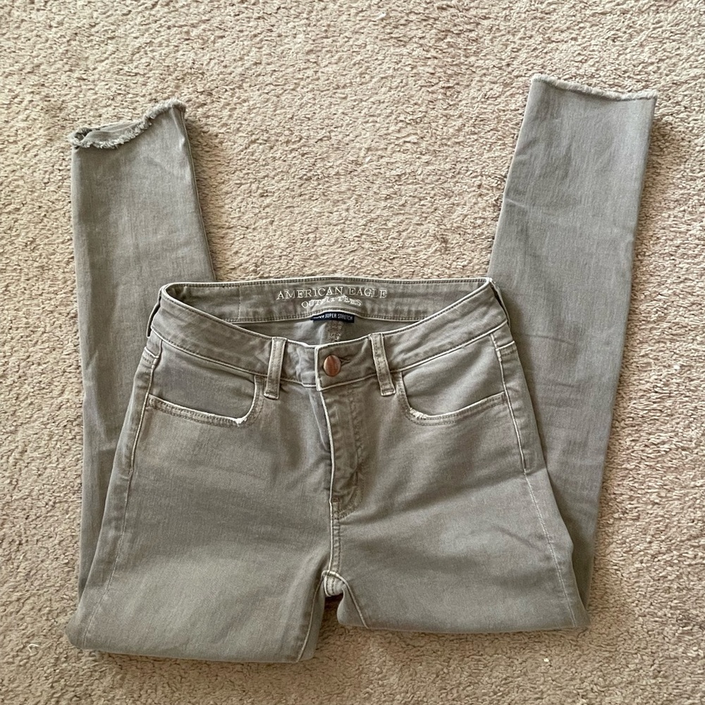 NWOT AEO Ripped Crop Jeggings